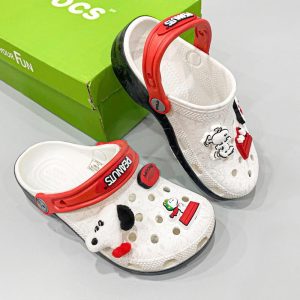 Sục Clog Classic Peanuts